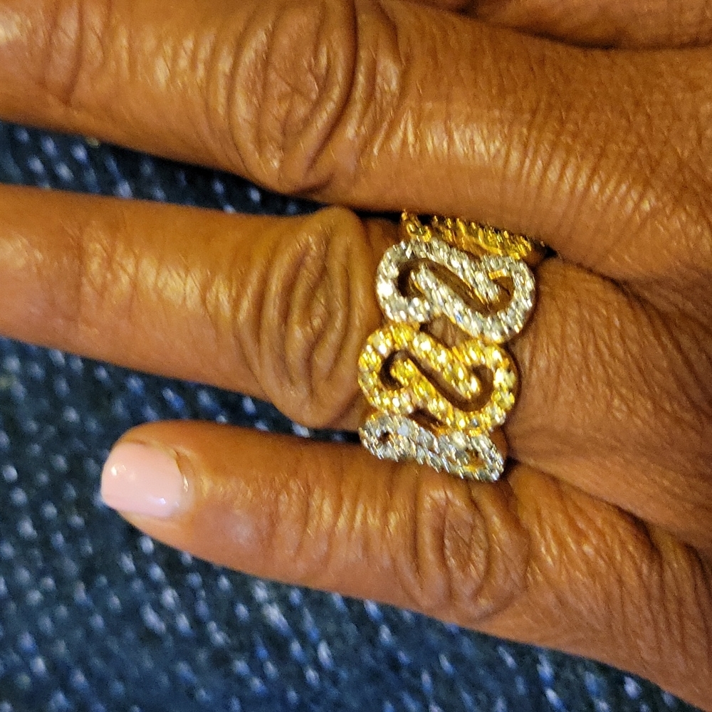 Fashion ring